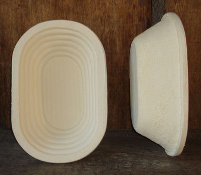 Gärkorb Brotform Holzschliff für 0,75 kg Brote lang oval Rillenmuster, inkl. Info 