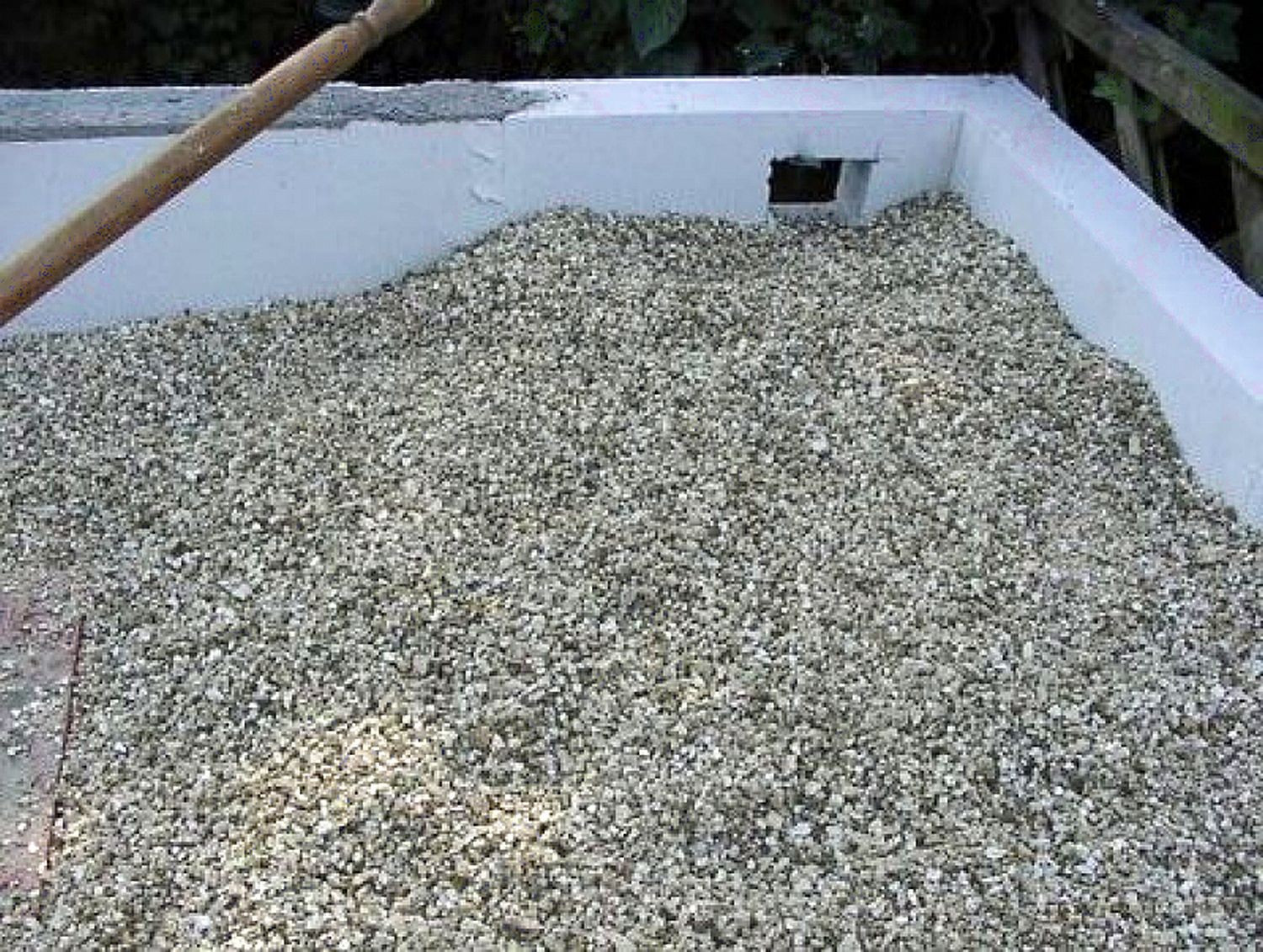 Isolierung Vermiculite Schüttung für Holzbacköfen, Steinbacköfen und Pizzaöfen, leicht zu verarbeiten.