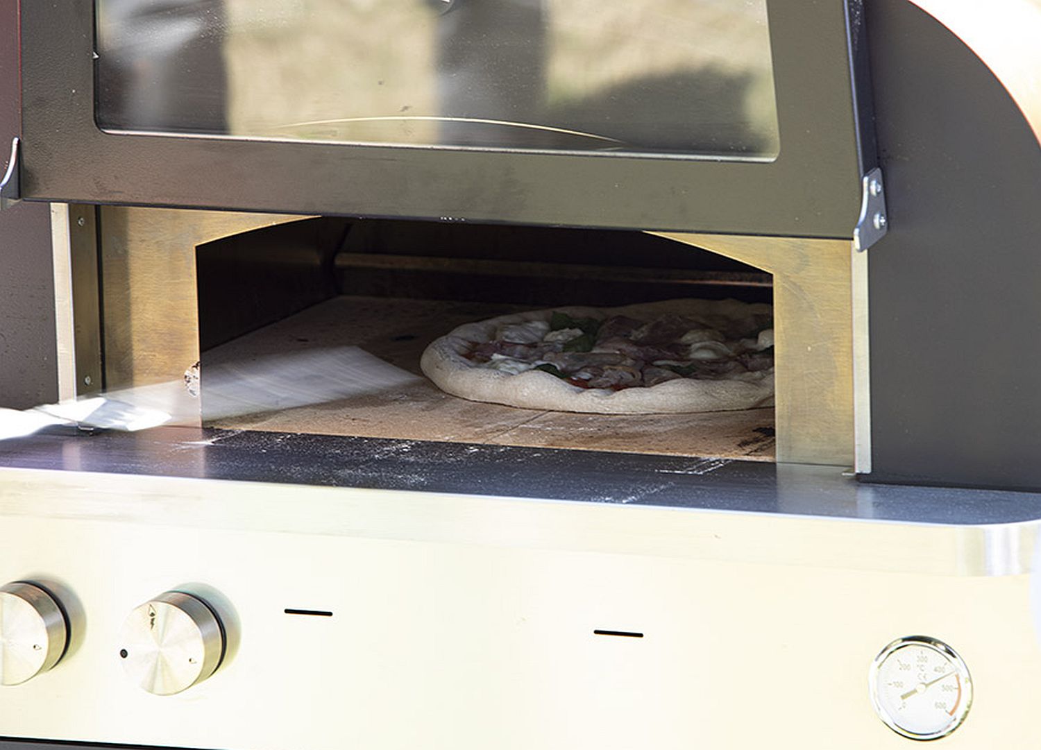 Hybrid Gas/Holz Pizzaofen Fontana Piero TableTop Tischausführung, vielseitige Nutzungsmöglichkeiten für Zubereitung von ihren Lieblingsgerichten 